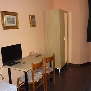 Affittacamere Andronaco, Milano