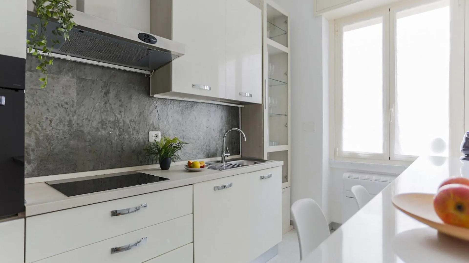 Aparthotel The Best Rent - Bright Two-Bedroom Apartment In Central Station Area Milan