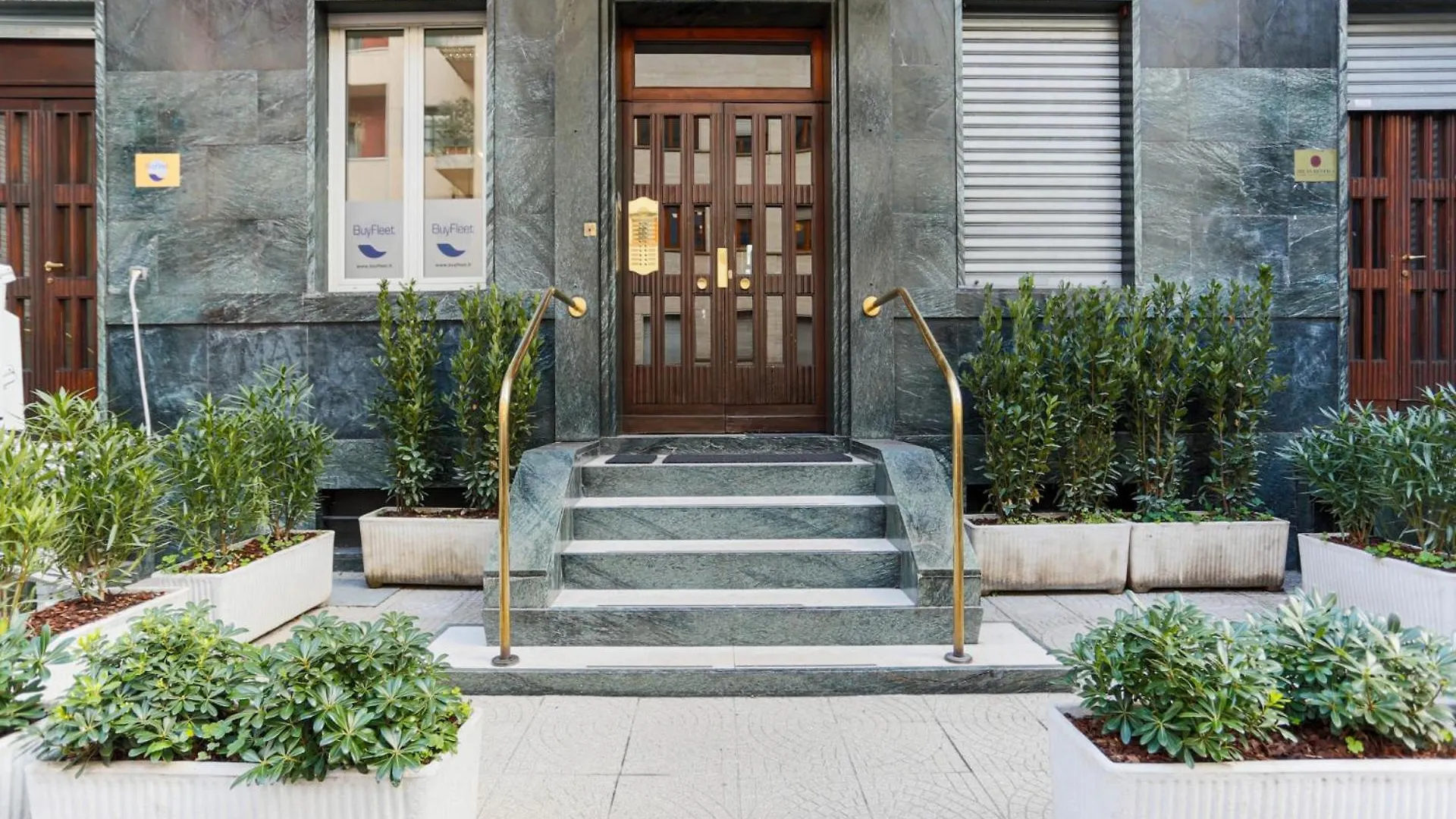 Aparthotel The Best Rent - Bright Two-Bedroom Apartment In Central Station Area Milan