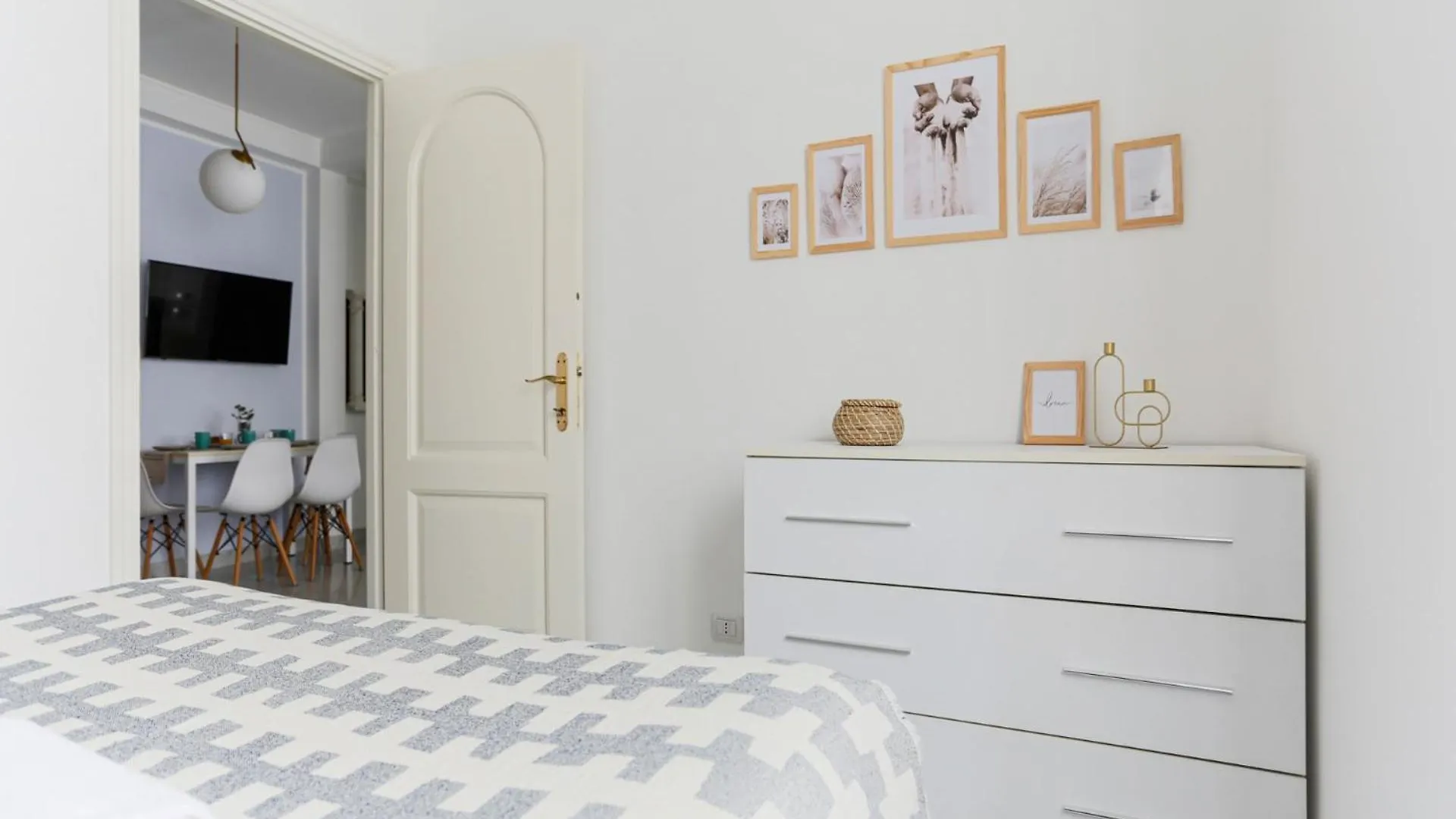 The Best Rent - Bright Two-Bedroom Apartment In Central Station Area Milan 0*,  Italy